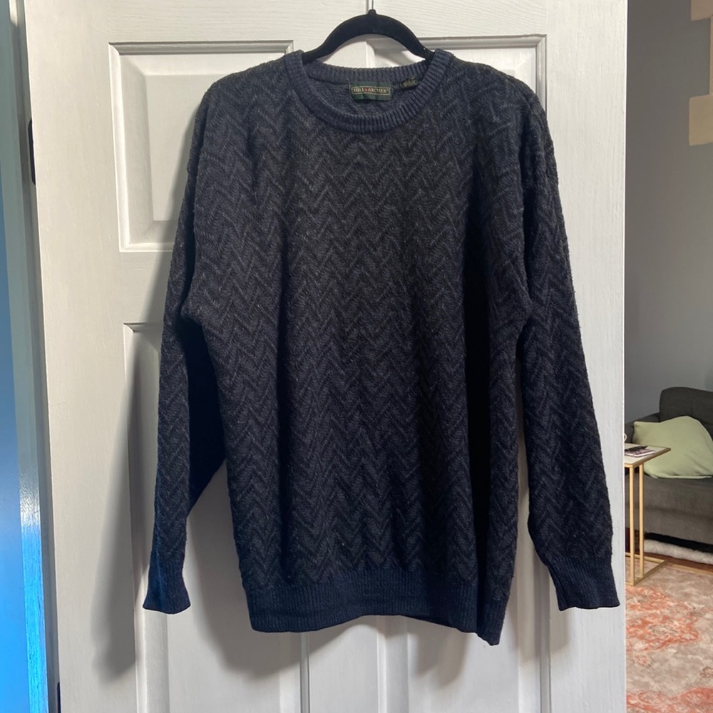 Thrifted sweater in navy with chevron details